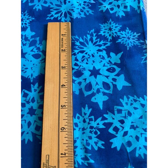 Blue Snowflake Pattern Cotton Fabric 1/2 yard 44" wide Quilting - Picture 4 of 5